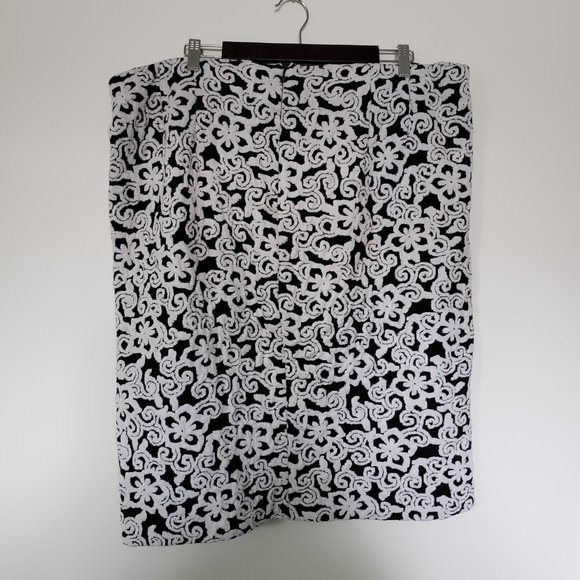Eloquii Black and White Skirt - Picture 2 of 2